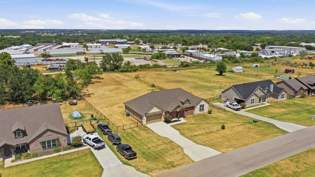 1009 Northern Oaks Court, Springtown, TX 76082
