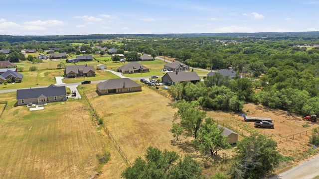 1009 Northern Oaks Court, Springtown, TX 76082