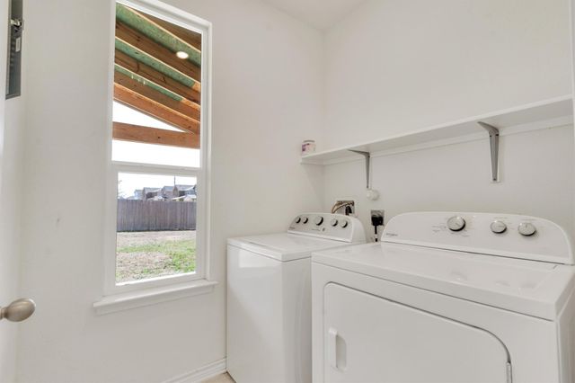 401 Briarfield DR, Seguin, TX 78155