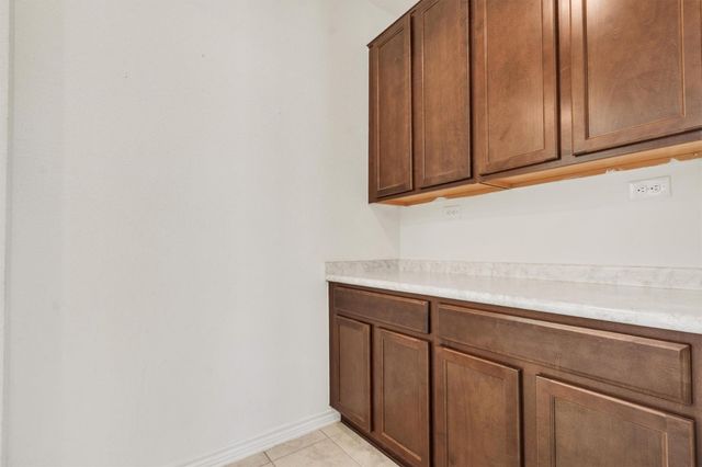 401 Briarfield DR, Seguin, TX 78155