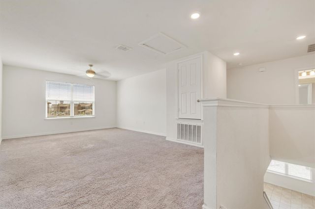 401 Briarfield DR, Seguin, TX 78155