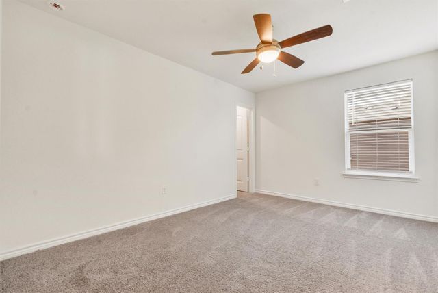 401 Briarfield DR, Seguin, TX 78155