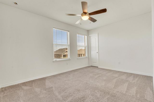 401 Briarfield DR, Seguin, TX 78155