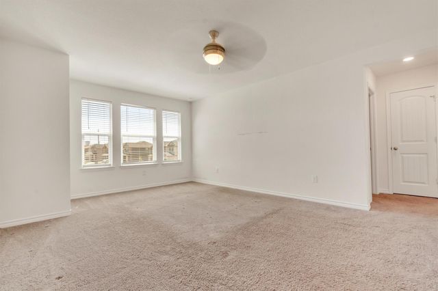 401 Briarfield DR, Seguin, TX 78155