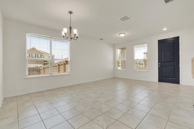 401 Briarfield DR, Seguin, TX 78155