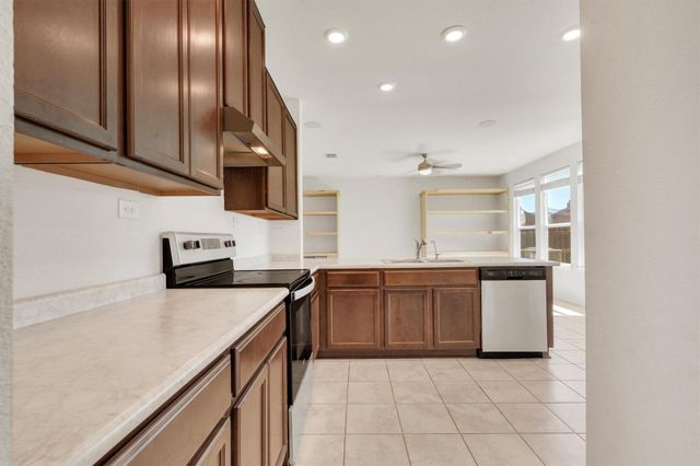 401 Briarfield DR, Seguin, TX 78155