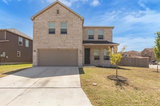 401 Briarfield DR, Seguin, TX 78155
