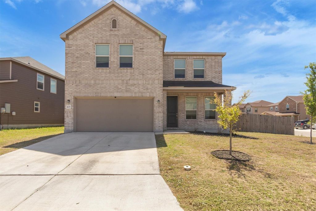 401 Briarfield DR, Seguin, TX 78155