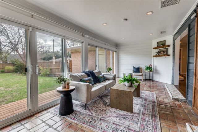 3228 Regent Drive, Dallas, TX 75229