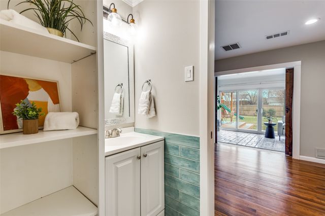 3228 Regent Drive, Dallas, TX 75229