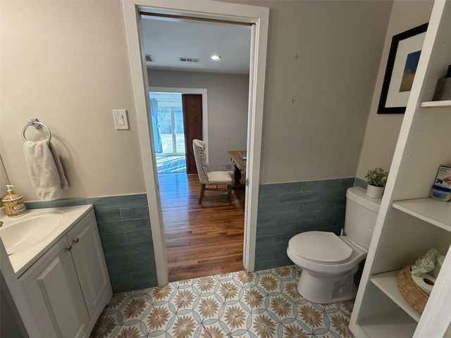 3228 Regent Drive, Dallas, TX 75229