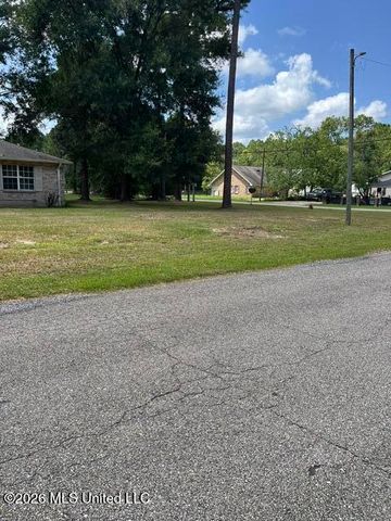 6173 W Adams Street, Bay Saint Louis, MS 39520