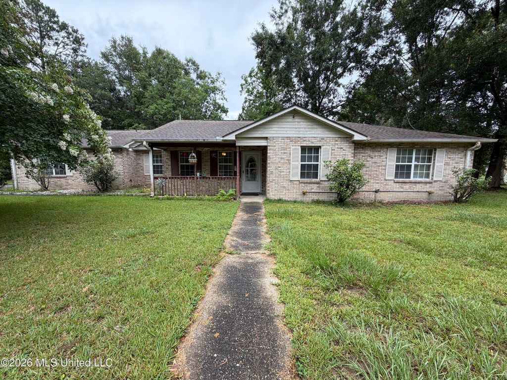 6173 W Adams Street, Bay Saint Louis, MS 39520