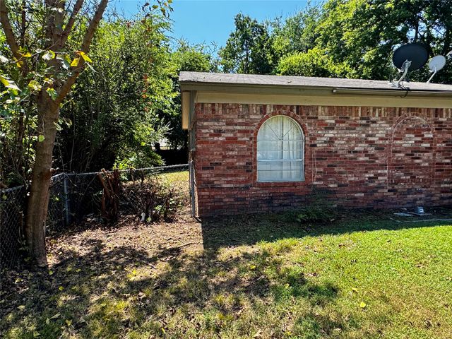 11552 E 27th Court, Tulsa, OK 74129