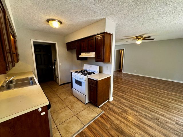 11552 E 27th Court, Tulsa, OK 74129