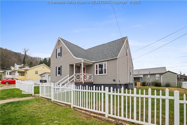 1628 16th Street, Nitro, WV 25143