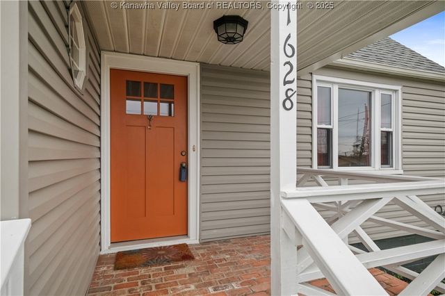 1628 16th Street, Nitro, WV 25143