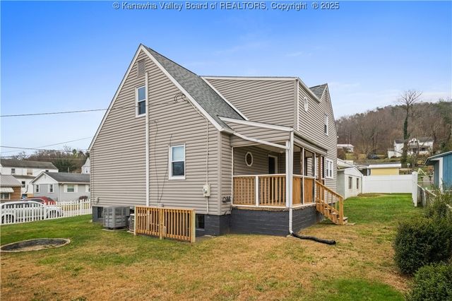 1628 16th Street, Nitro, WV 25143