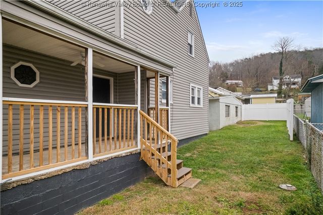 1628 16th Street, Nitro, WV 25143