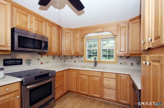 1670 Hartford Turnpike, North Haven, CT 06473