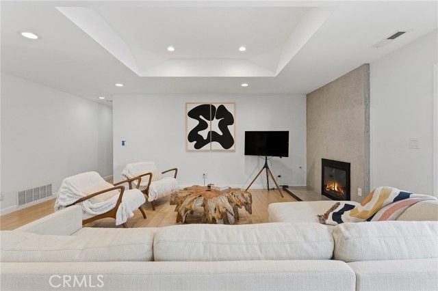 20183 Allentown Drive, Woodland Hills (los Angeles), CA 91364