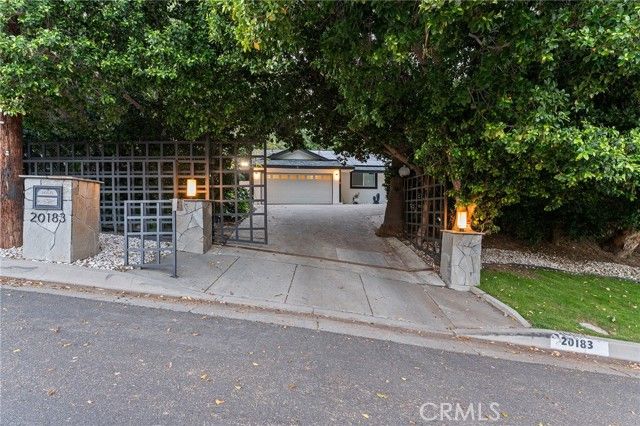 20183 Allentown Drive, Woodland Hills (los Angeles), CA 91364