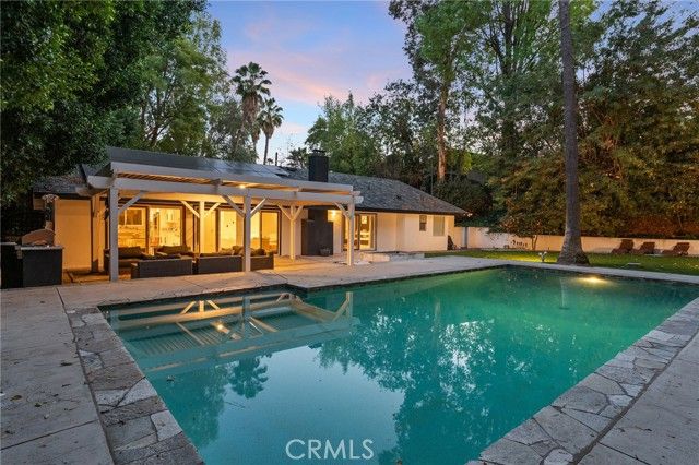 20183 Allentown Drive, Woodland Hills (los Angeles), CA 91364