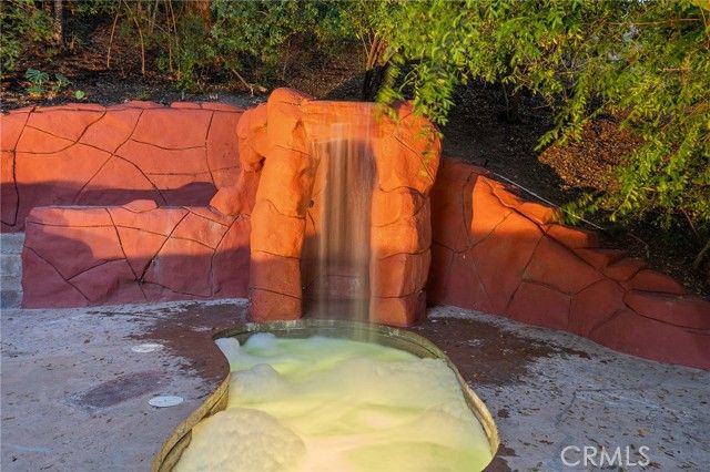 20183 Allentown Drive, Woodland Hills (los Angeles), CA 91364