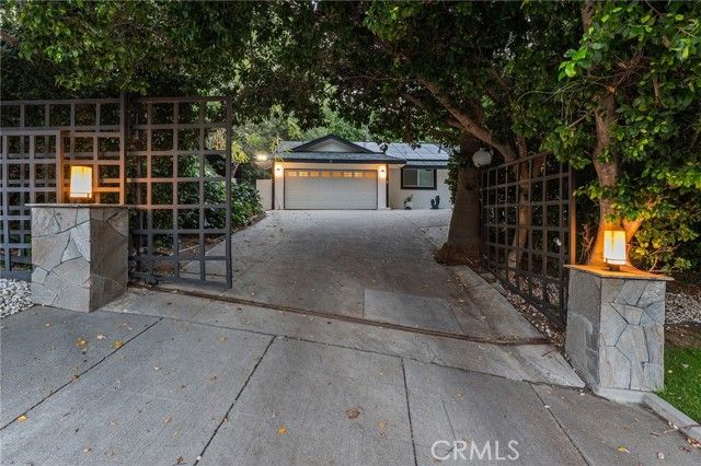 20183 Allentown Drive, Woodland Hills (los Angeles), CA 91364