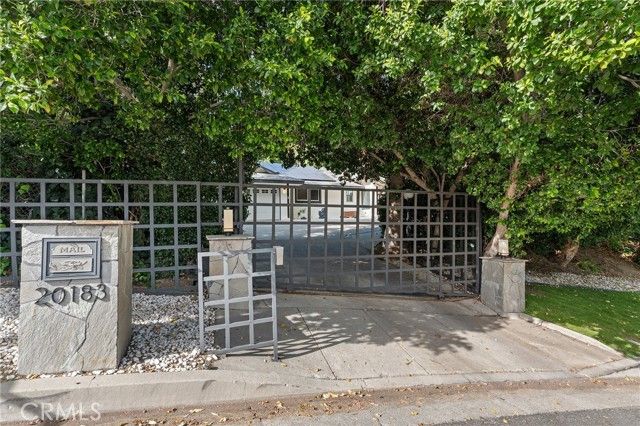 20183 Allentown Drive, Woodland Hills (los Angeles), CA 91364