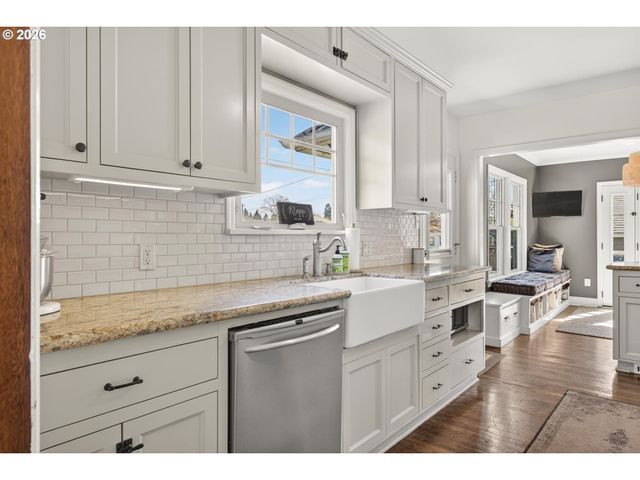 615 E 31ST St, Vancouver, WA 98663