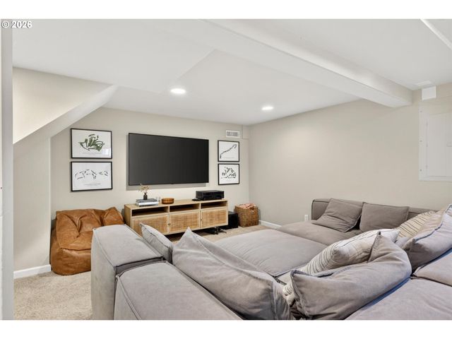 615 E 31ST St, Vancouver, WA 98663