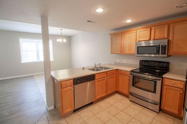 1943 CENTER ST, Columbia, MO 65203