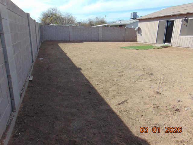 3329 E Gelding Drive, Phoenix, AZ 85032