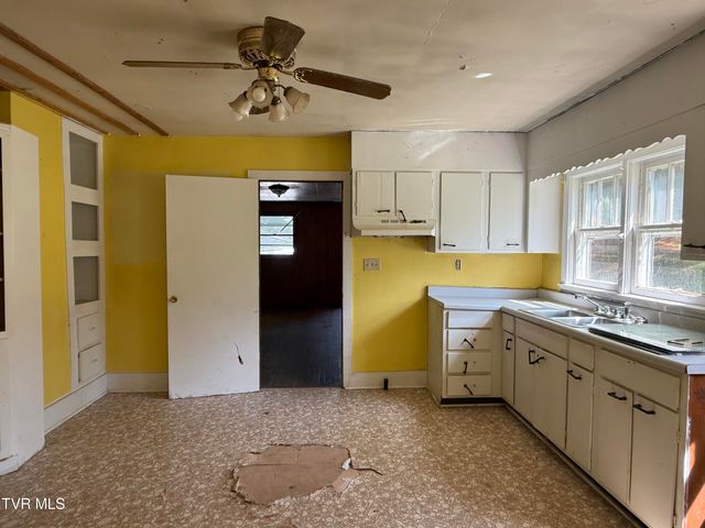 401 Spring Street, Jonesborough, TN 37659