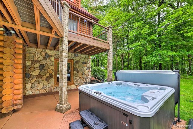 4380 Donnely Road, Leoni Township, MI 49201
