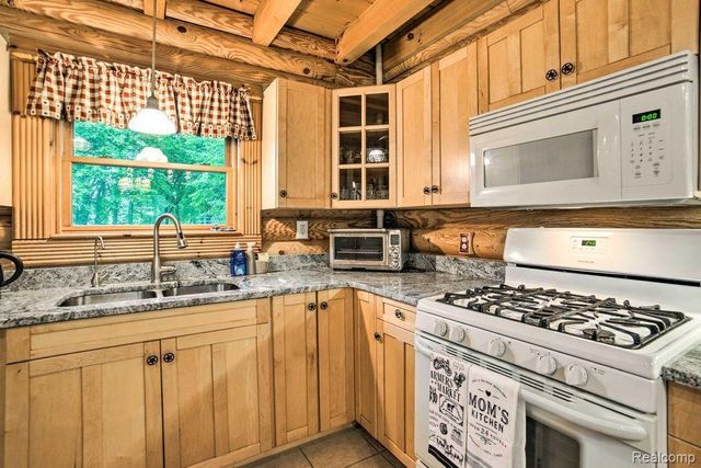 4380 Donnely Road, Leoni Township, MI 49201