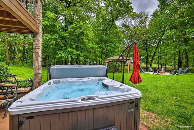 4380 Donnely Road, Leoni Township, MI 49201