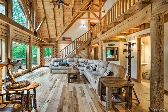 4380 Donnely Road, Leoni Township, MI 49201