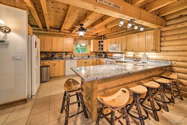 4380 Donnely Road, Leoni Township, MI 49201