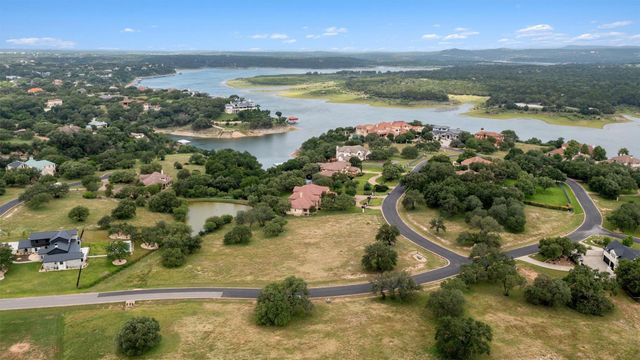 25701 Cliff CIR, Spicewood, TX 78669