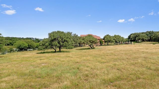 25701 Cliff CIR, Spicewood, TX 78669