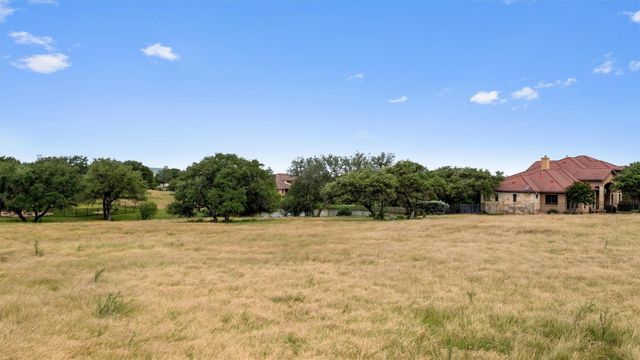 25701 Cliff CIR, Spicewood, TX 78669
