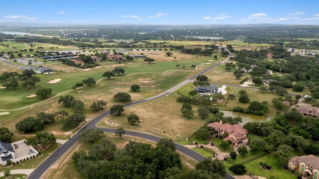 25701 Cliff CIR, Spicewood, TX 78669