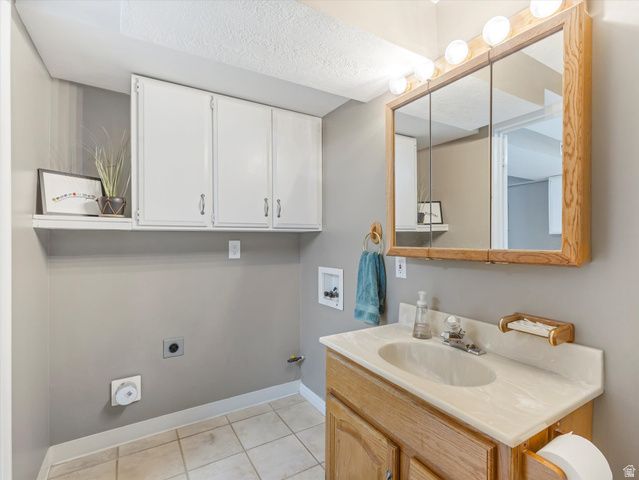 3064 E GRANITE MEADOW LN, Sandy, UT 84092