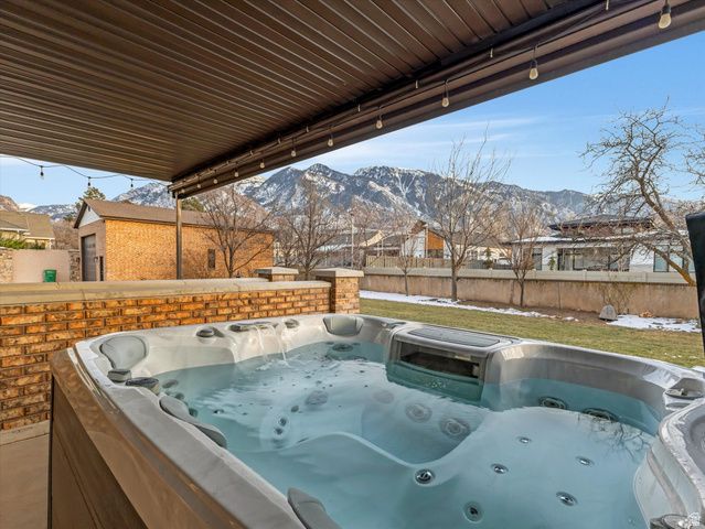 3064 E GRANITE MEADOW LN, Sandy, UT 84092