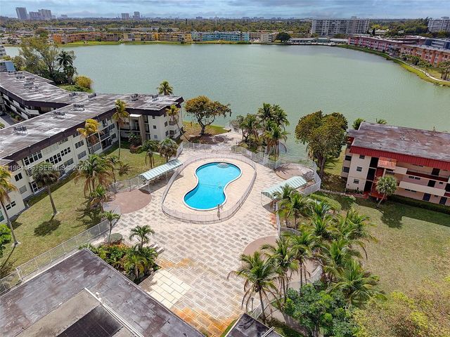 19001 NE 14th Ave 221, Miami, FL 33179