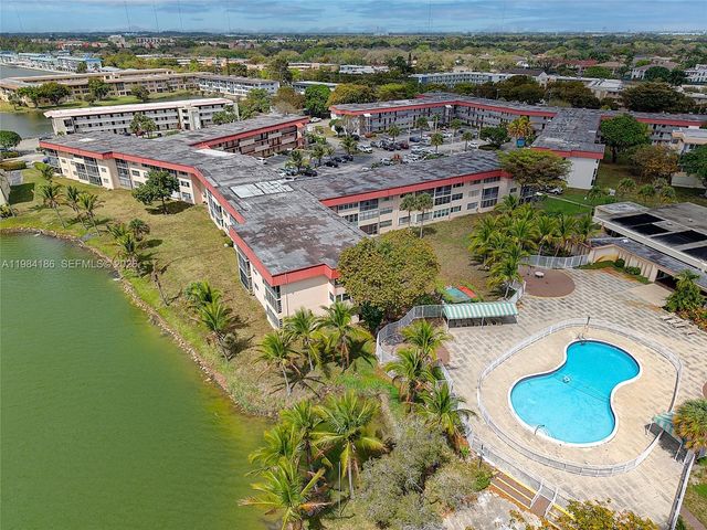 19001 NE 14th Ave 221, Miami, FL 33179