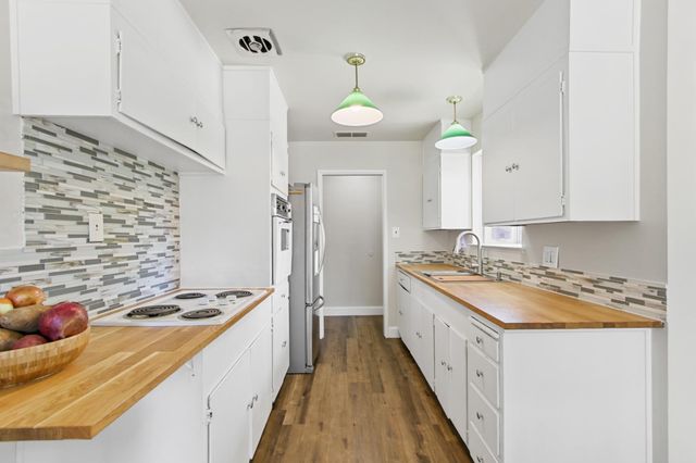 3020 Mills Park Ln, Rancho Cordova, CA 95670