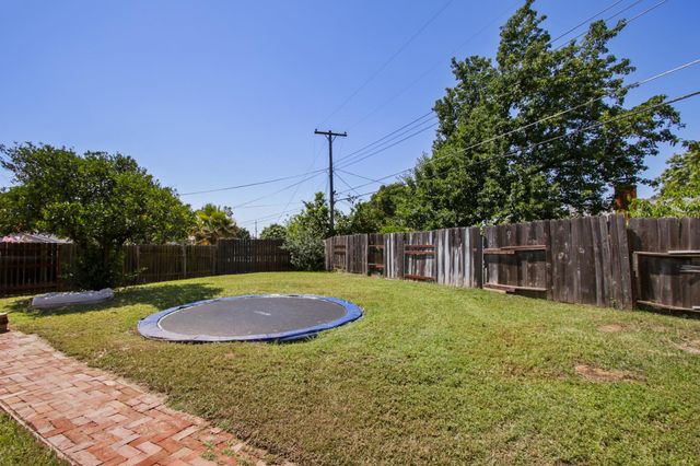 3020 Mills Park Ln, Rancho Cordova, CA 95670